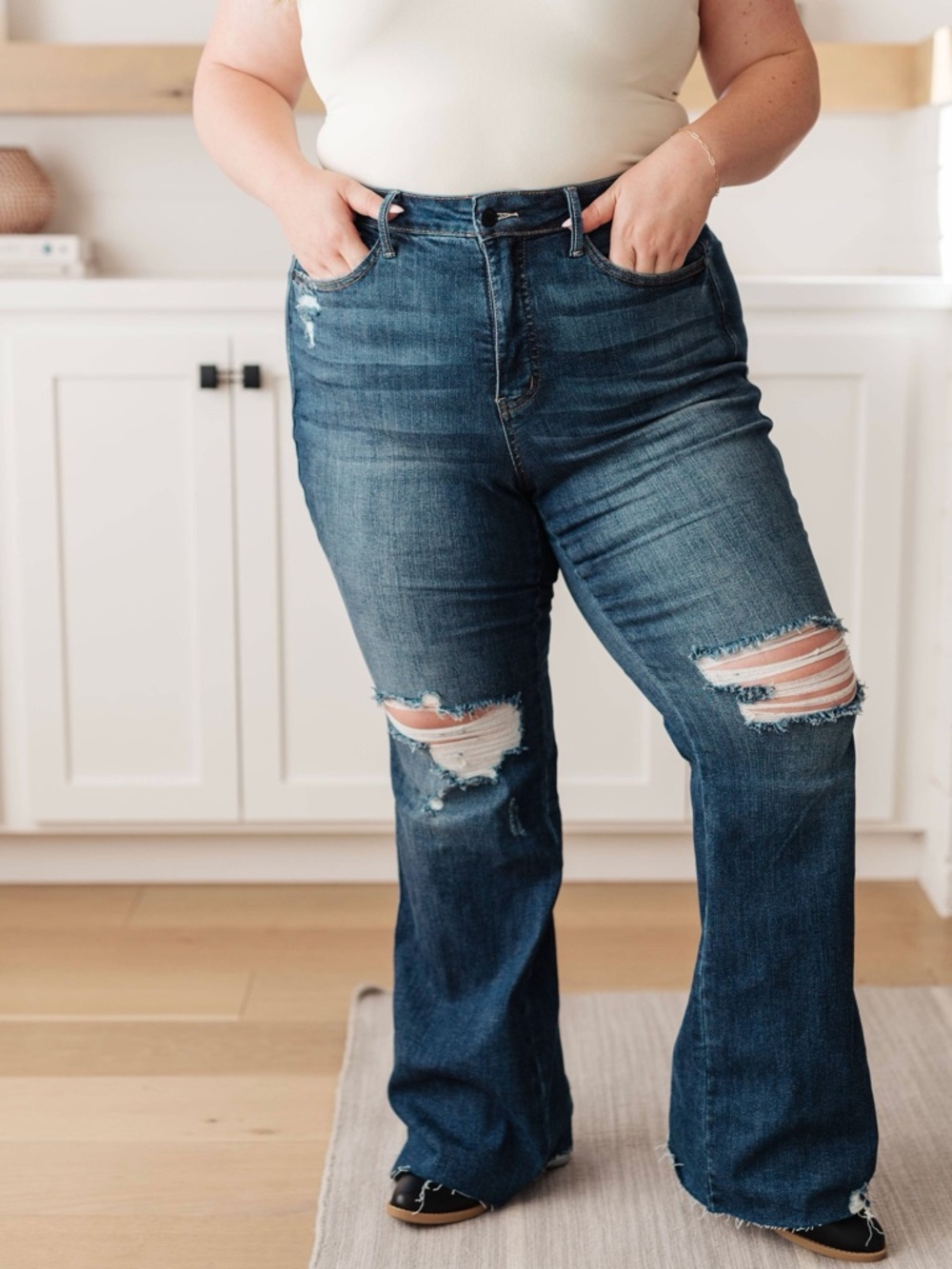 NWT Judy Blue High‎ Rise Control Top Distressed Raw Flare Jeans 88739
